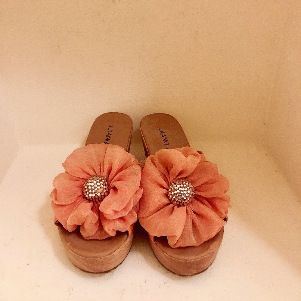 sandals - Picture 3 of 4